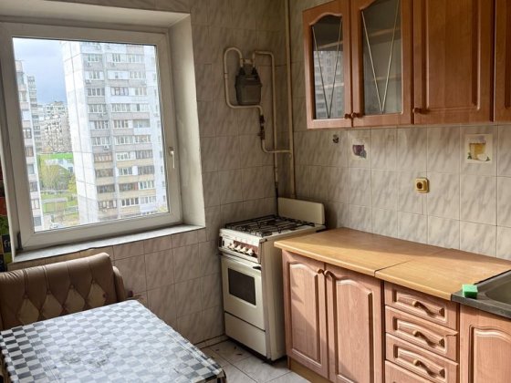 Продаж 2к квартири біля метро Харківська