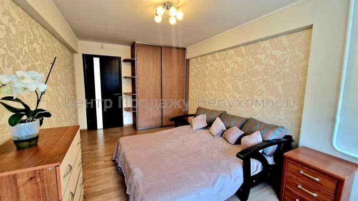 Без комісії. Сертифікат. Продам 2к метро Палац України, Олімпійська. - фото 1