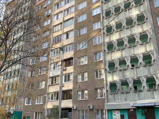 Двухкомнатная Кибальчича срочно продам