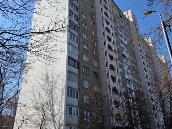 Продаж 3к квартири по Харківському шосе, розглядаємо держпрограми Київ