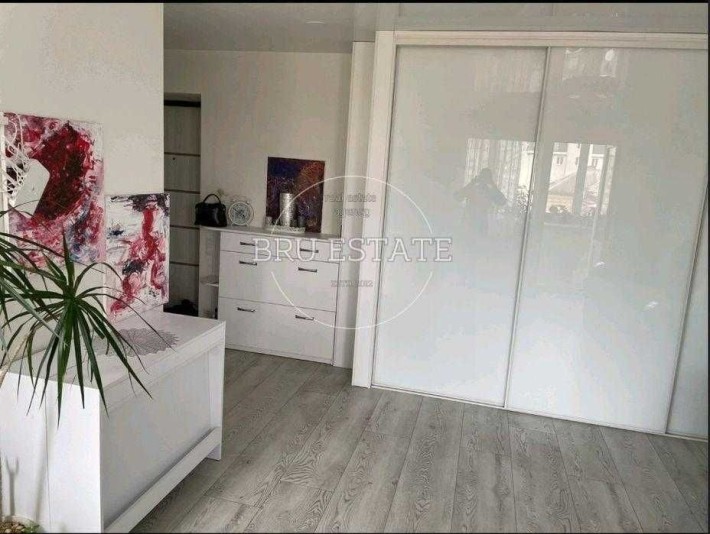 Продам 2 к квартира з гарним ремонтом Харківське шосе ,9 Дарницька площа м. Дарниця Дніпровський р-н - фото 1