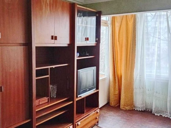 БЕЗ КОМІСІЇ, Деснянський р-н Продається 1-кімн. кв. вул. Кубанської України 45 Київ