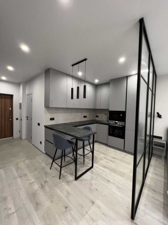 Продаж стильної 1-кімнатної квартири з ремонтом та меблями в ЖК Svitlo Park - фото 1