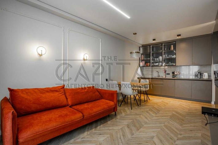 Продаж квартири, вул. Михайла Максимовича, ЖК Нова Англія - фото 1
