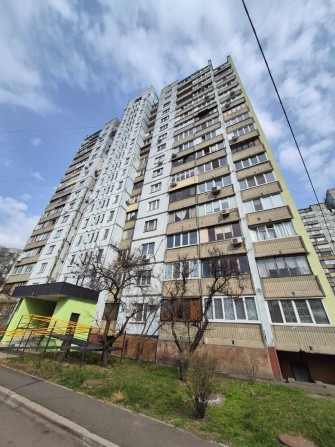 Продам 2-х кімнатну квартиру 56м2 на лівому березі вул. Хорольська - фото 1