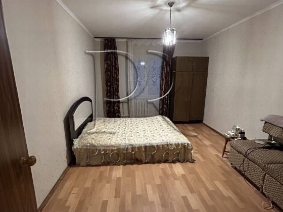 Продаж 1 кімн. квартири за адресою Милославська, Радунська, Лісківська Киев