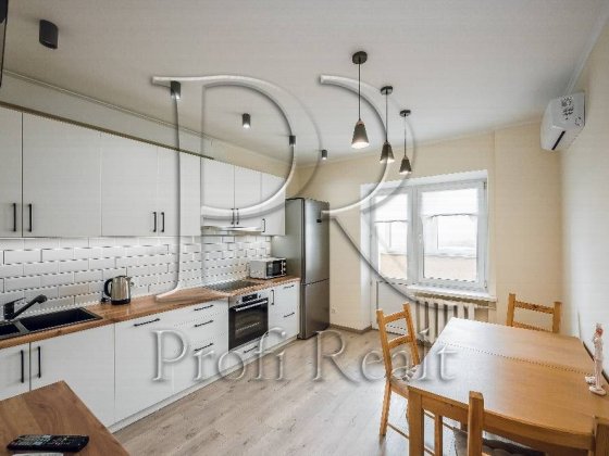 Продаж 1 кімн. квартири на проспекті Бажана 5Г біля метро Харківська Киев