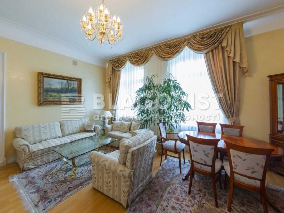 Продаж . 3 к. Липки. Шовковична 10