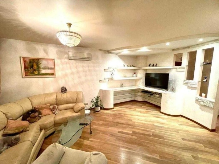 Продаж 4-к квартири 148м.кв. Ремонт. Шептицького, Метро Лівобережна - фото 1