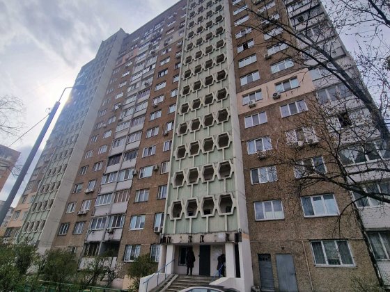 Продається 2 ком серії КТ на Закревського 39 Троєщина Киев