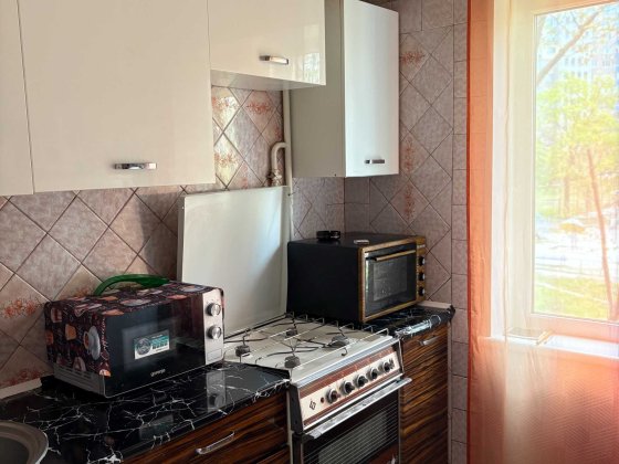 2 кімнат квартира 52 кв.м ( Беретті,12) роздільні кімнати, газ, 53000дол.США Київ