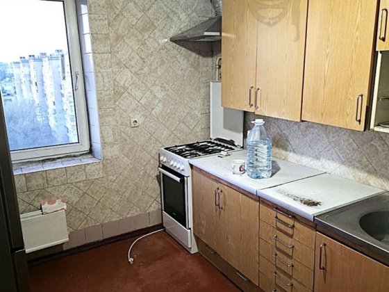 Продаж 4к квартири вул. Братиславська 13