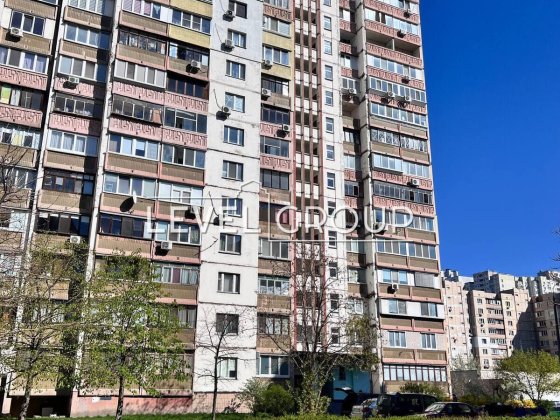 Продається 2-кімнатна вул. Олександра Екстера 16В Київ