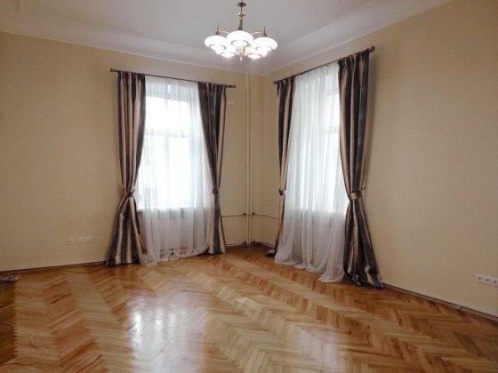Продаж 3к. на Інститутській 19В Киев