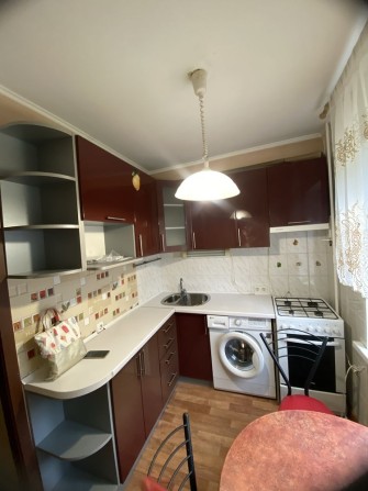 Продаж 1к квартири в Оболонському р-ні, вул. Вишгородська, 30м2 - фото 1