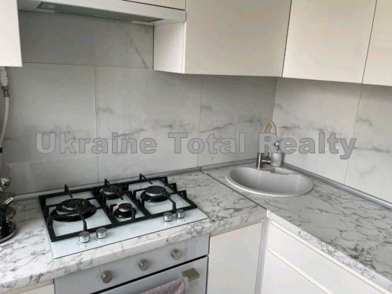 Продаж 2 кімнатної квартири з євроремонтом біля Дарницької площі! Харківське шосе 9