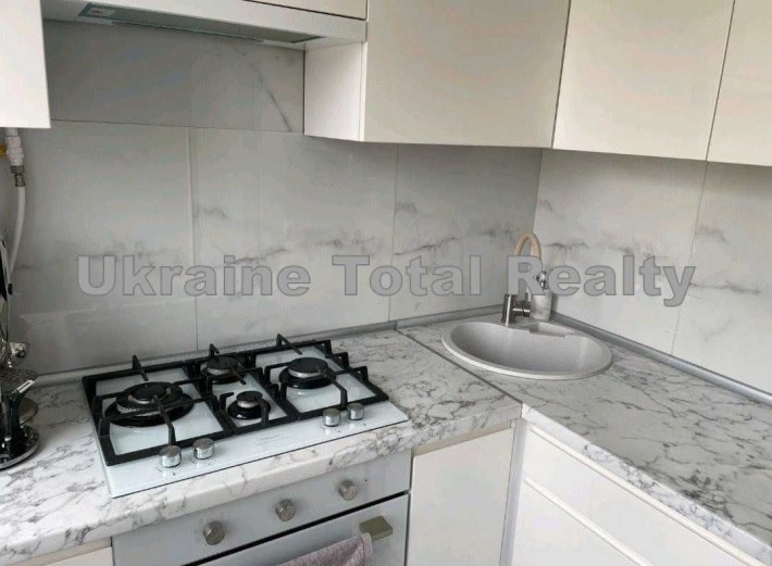 Продаж 2 кімнатної квартири з євроремонтом біля Дарницької площі! Харківське шосе 9 - фото 1