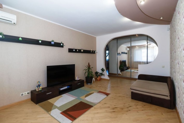 Продаж 3 к квартири Лівобережна Шептицького ремонтом, меблі, техніка - фото 1