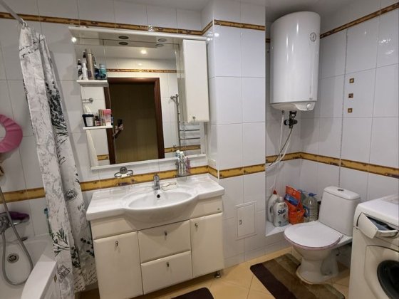 Власник! Продам 3 к квартиру на ст.м Харківська Київ