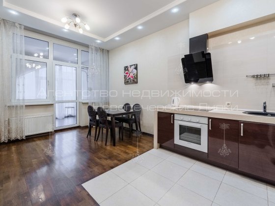 Продаж 3к квартири 110 м2 з террасою вул Антоновича 72 Центр Киев