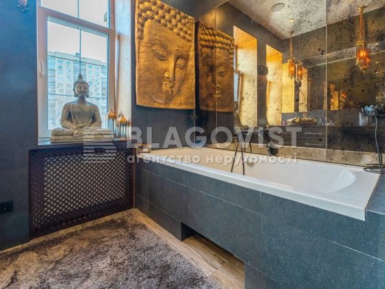 Продам 3 кім м Демїівська. пр Голосіївський 48 З ремонтом