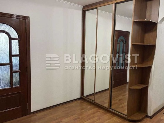 Продаж 3-х кімнатної квартири  Драгоманова, 23, Сертифікат розглядем