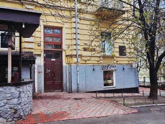 БЕЗ КОМІСІЇ Продам 3‑к. квартиру в царському будинку, історичний центр вул.Рогнідинська, Палац Спорт Київ