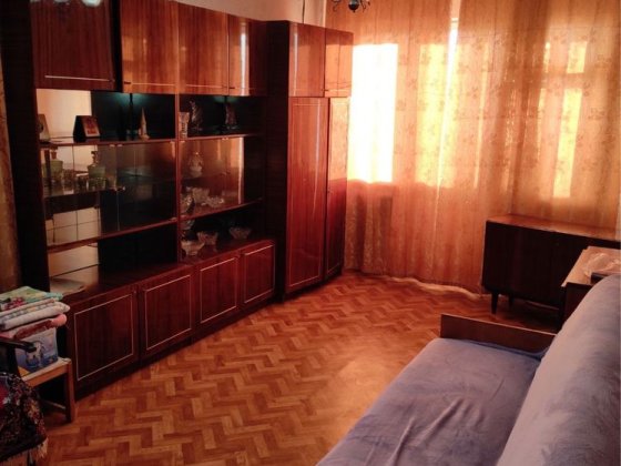 Продам 2-х Кімнатну на Воскресенці , Авторинок Перова Киев