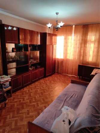Продам 2-х Кімнатну на Воскресенці , Авторинок Перова - фото 1