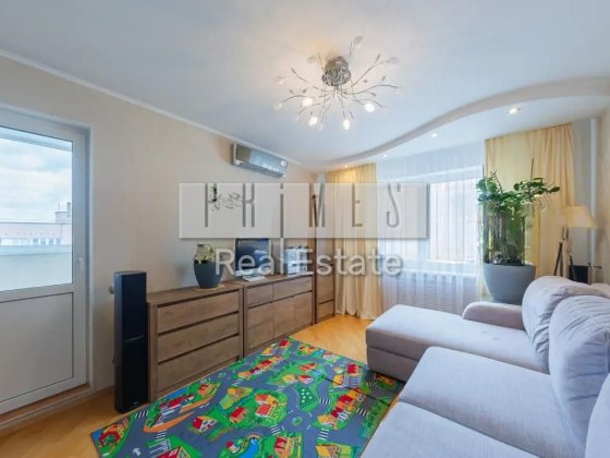 Продаж 3к квартири, пер. Феодосійська, 13а, Саперна Слобідка Київ