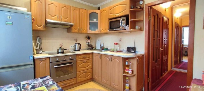 Продаж 3-х кім. квартири  біля метро Теремки в 2 хвилинах - фото 1