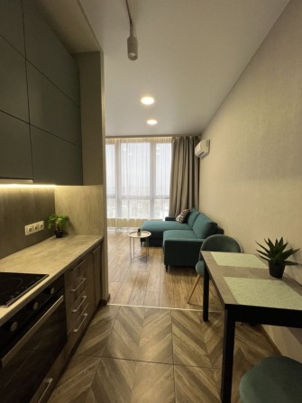 Продам 1 к квартиру, ЖК Метрополія, метро 3 хв, генератор - фото 1
