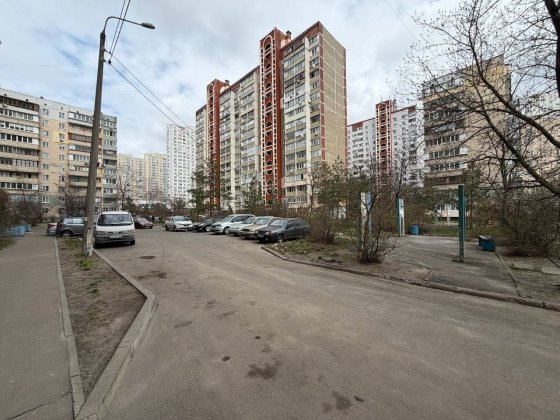 Продаж 1-кімнатної квартири в Києві, вул. Милославська, 3-А Киев