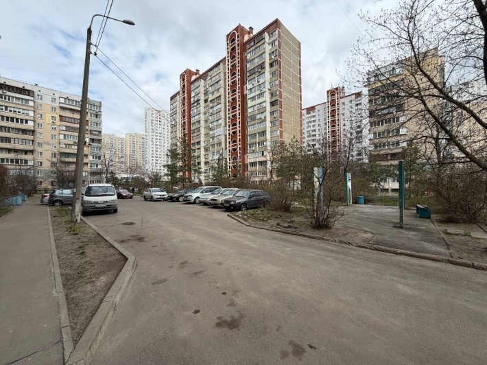 Продаж 1-кімнатної квартири в Києві, вул. Милославська, 3-А - фото 1