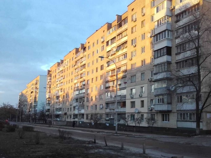 вул. Алматинська, 109а, 4-кімнатна квартира під ремонт, Власник! - фото 1