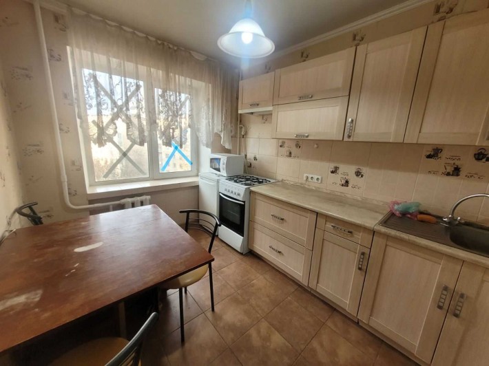 Продам 3к, Голосіївський р-н м Деміївська  10 хвил,вул Стратегічне шоссе 11 - фото 1