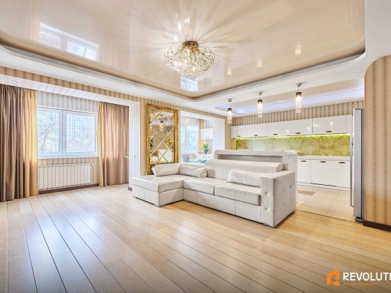 Без комісії%,Продаж 3к-ї ,вул.Тарасівська 21,Центр,м.Олімпійська Київ