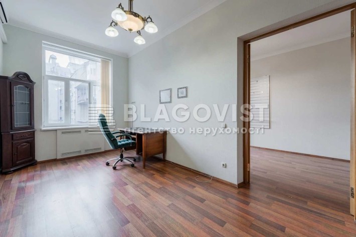 Продам 3к квартира Банкова вулиця 3 Сталінка Центр Інститутська Липки - фото 1