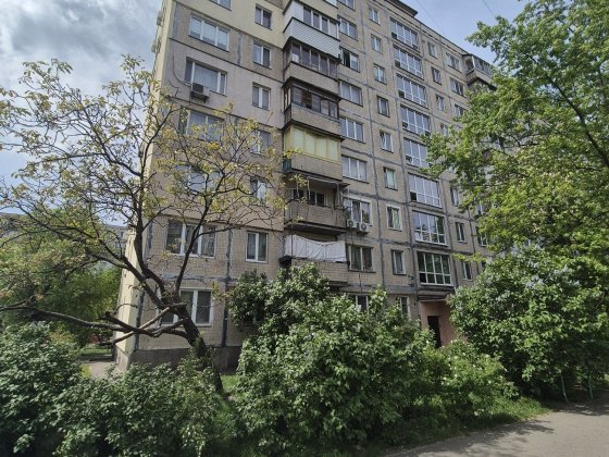 Продаж 3к.кв 55м2 вул.Мілютенко 40/16. Без комісії Киев