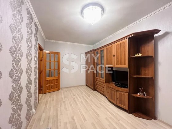Продаж 1к квартири  з ремонтом  Оболонський район правий берег Київ