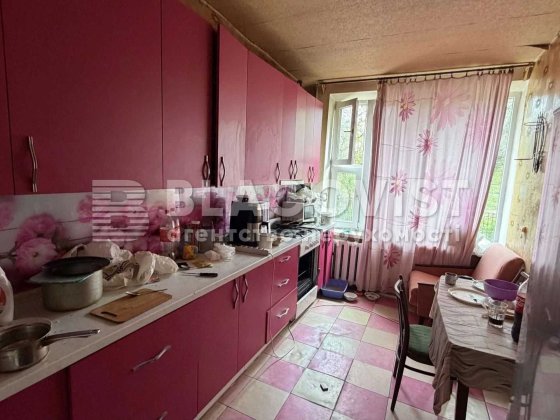 Продаж квартири Бастіонна Ботанічний сад Звіринецька Дружби народів Печерськ Київ