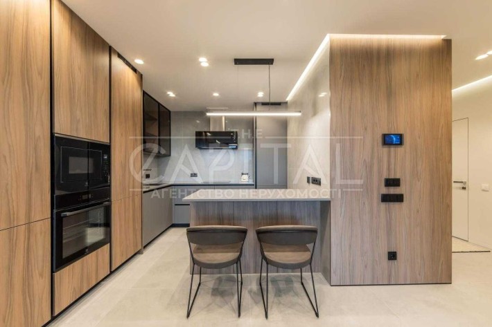 Продаж сучасної квартири з дизайнерським ремонтом - фото 1
