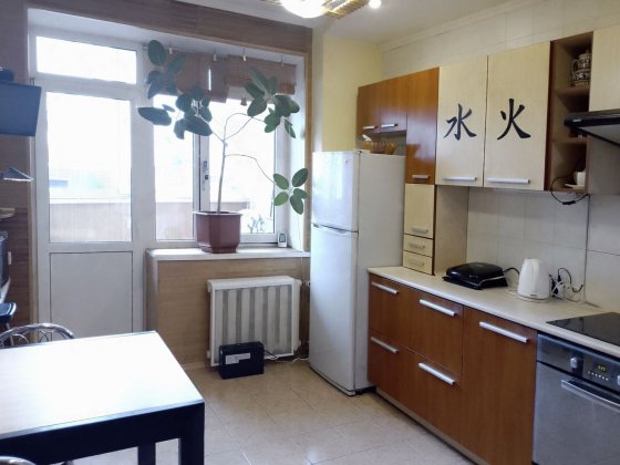 Бажана,14, 3-кімнатна квартира 95 м², Осокорки/Позняки, 3- й поверх. Можливий обмін на 2-кімнатну сх Київ