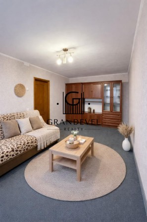 Продаж 2 к квартири  Прирічна 19, Оболонь, Героїв Дніпра - фото 1