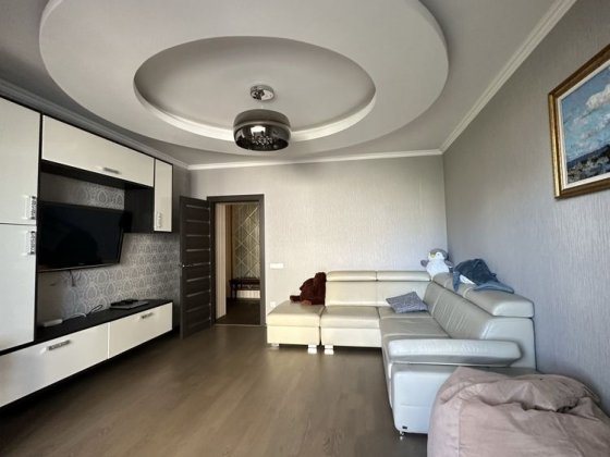 Вулиця Тарасівська, Продам 3 кімнатну квартиру в ЦЕНТРІ КИЄВА закритий двір Антоновича Васильківська Київ