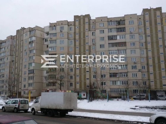 Продаж 3-к квартири вул. О. Кошиця метро Харківська  Держ.програми