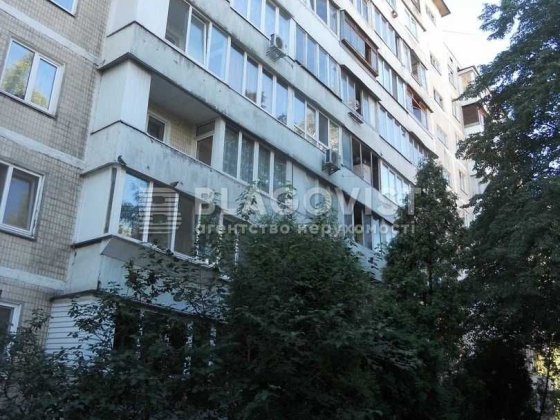 (42м2)Метро Звіренецька-10 хв Печерськ під ремонт Київ