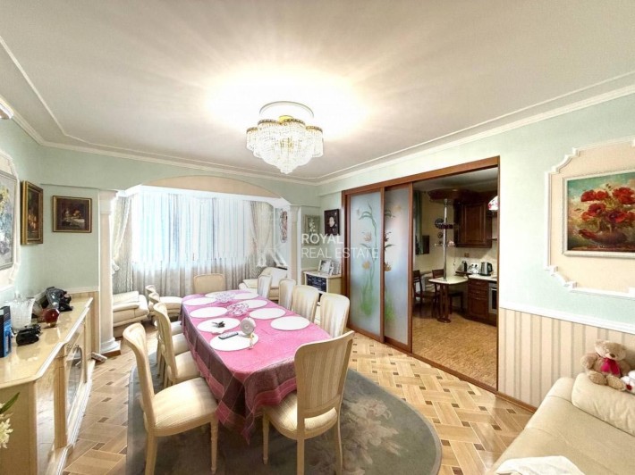 Метро Дарниця. Продам велику квартиру. Князя Романа Мстиславича вул., 2 - фото 1