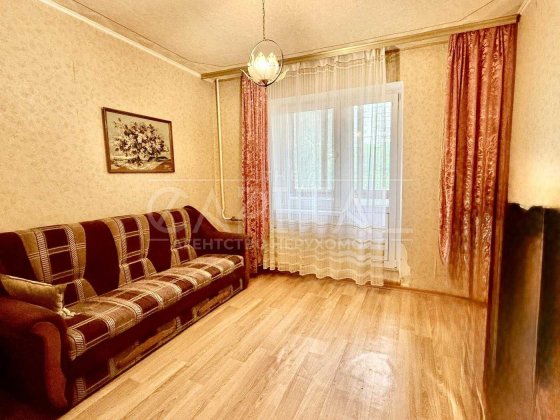 Продаж  5-кімнатної квартири біля м. Героїв Дніпра вул. Північна, 54 Киев