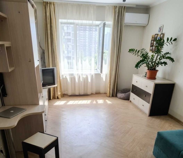 Продаж 1к квартири, вул. Ревуцького 5 - фото 1